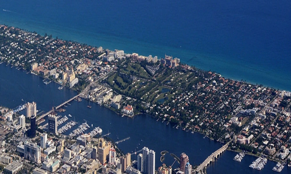 Top HVAC air ductwork repair service company in North Palm Beach FL - Amazing top view of the city in North Palm Beach