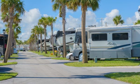Top HVAC system replacement service company in Jensen Beach FL - Travelers’ mobile cars in Ocean Breeze Resort at Jensen Beach, FL